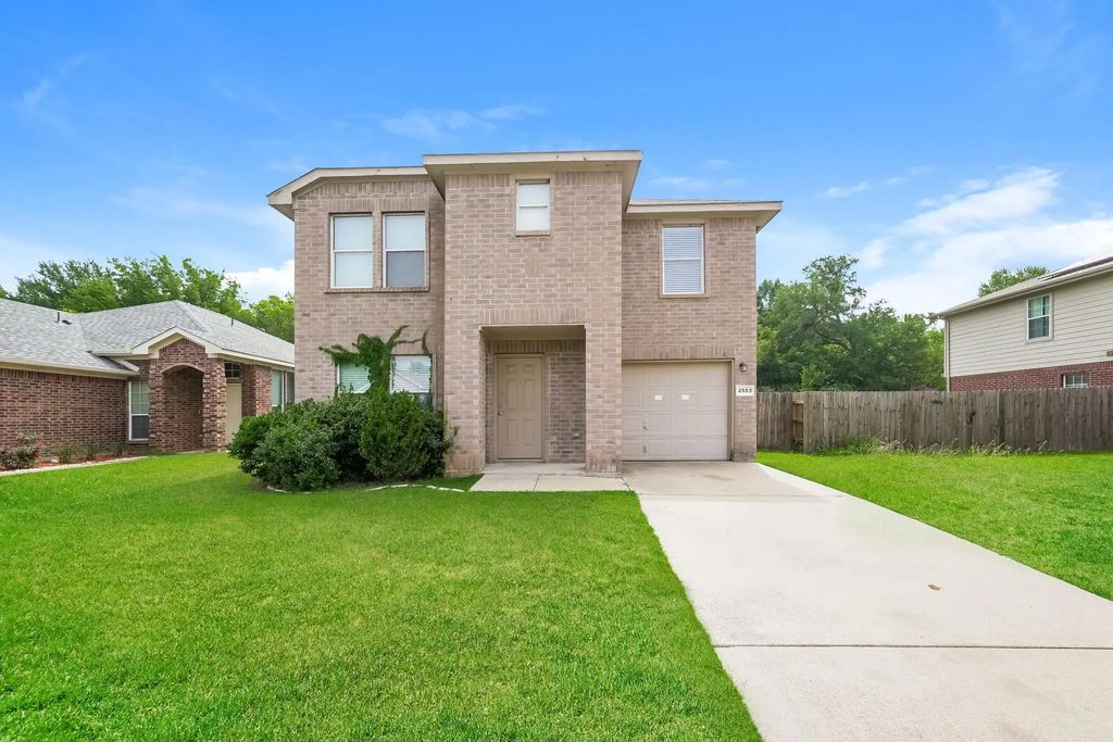 2553 Big Spring Drive, Fort Worth
