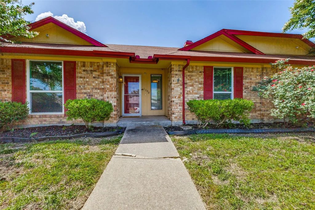 1308 Choctaw Drive, Mesquite