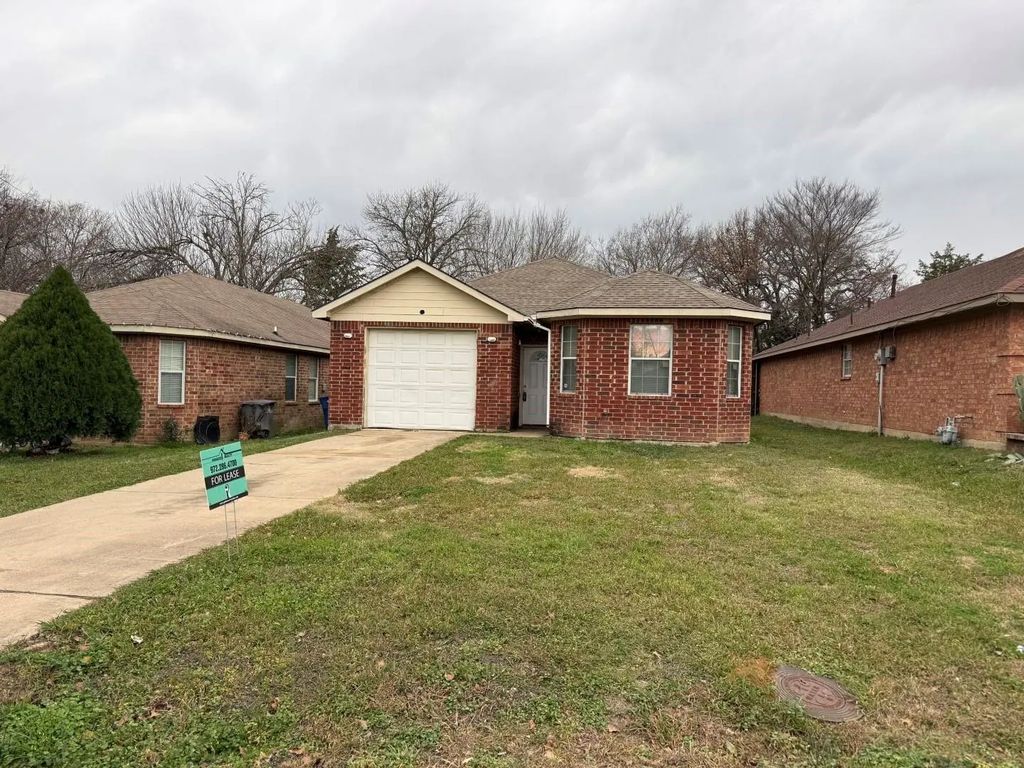 1823 Smoke Tree Lane, Dallas