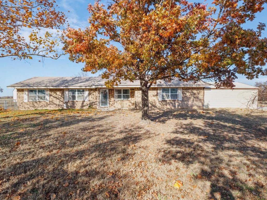 2050 E Fm 583, May
