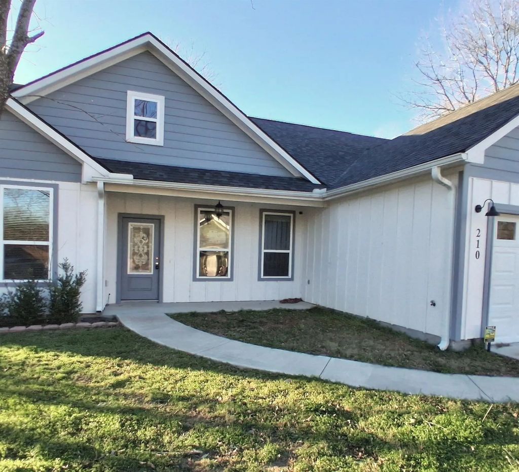 210 Calvert Street, Sulphur Springs