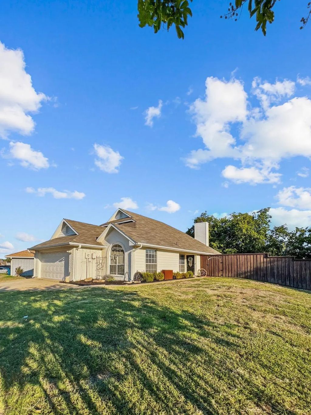 909 Plantation Drive, Lewisville