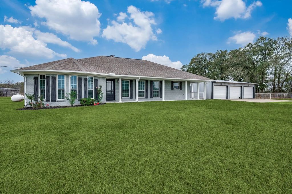 155 Smith Lane, Combine