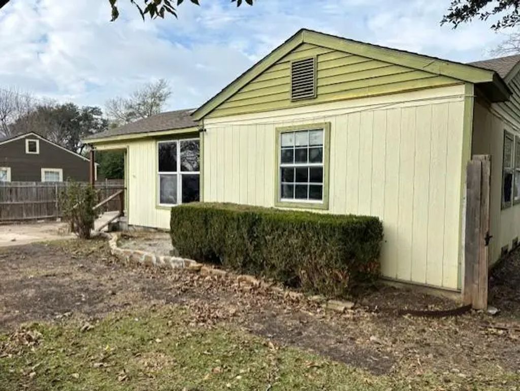 617 Oak Street, Garland