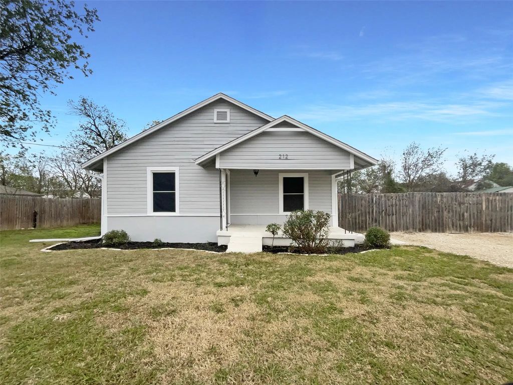212 N 4th Street, Sanger