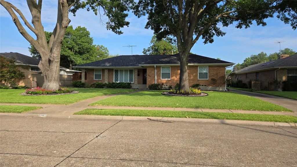 905 Daventry Drive, Garland