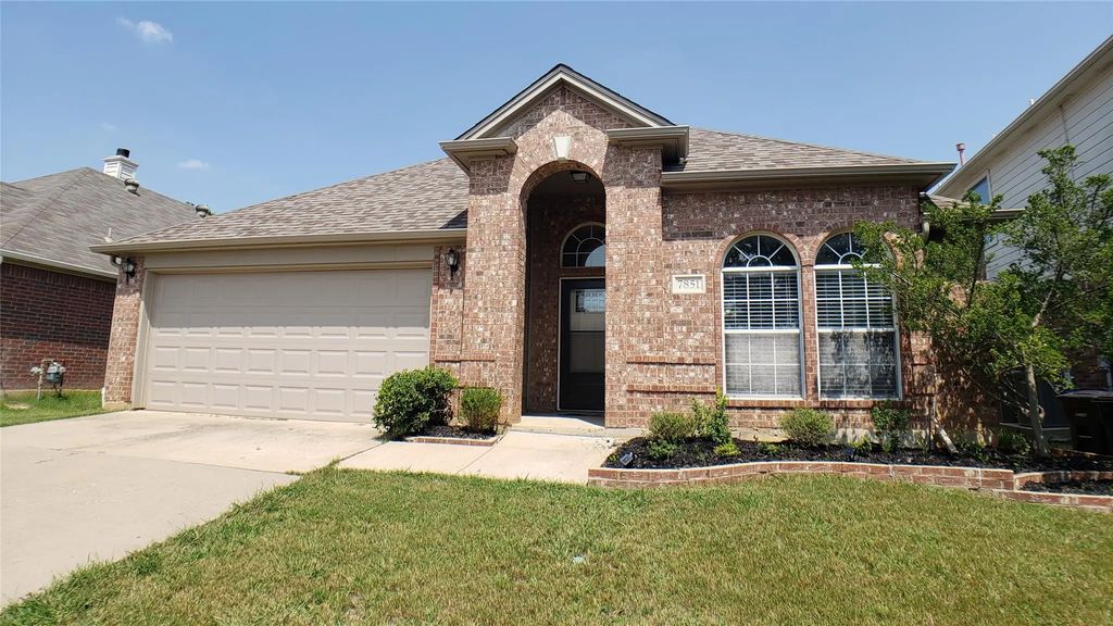 7851 Orland Park Circle, Fort Worth
