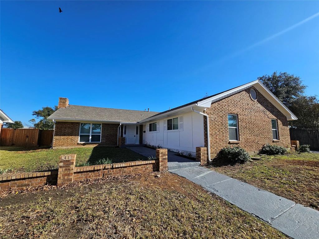 2400 Meadow Creek Drive, Carrollton