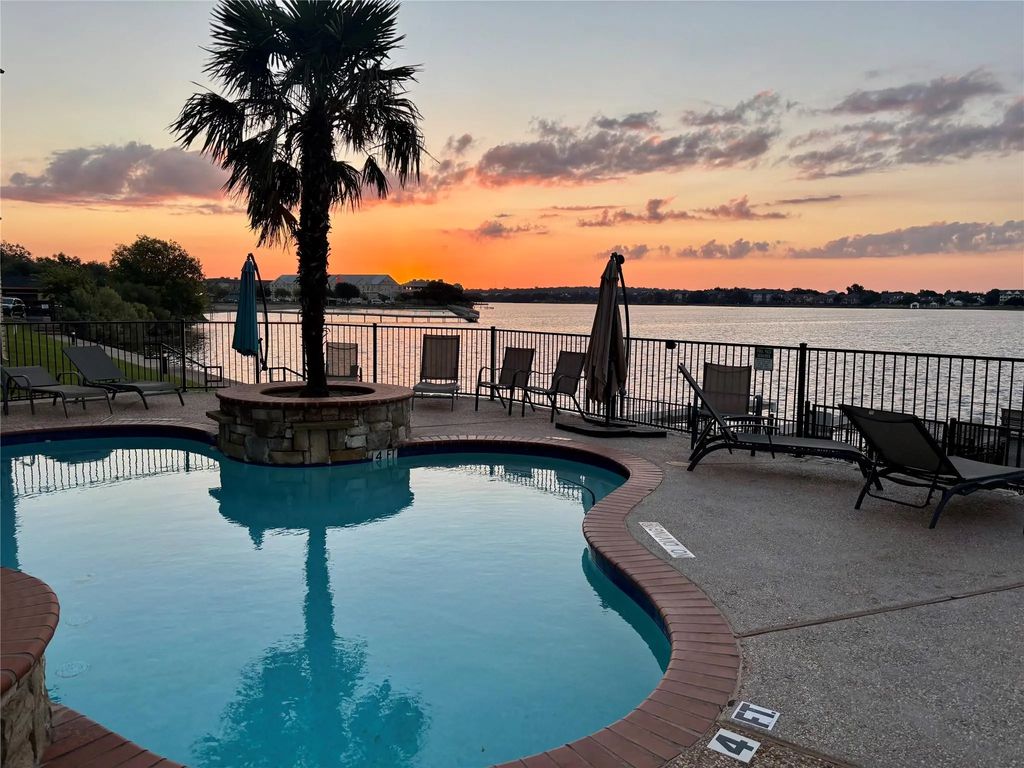 401 E Pearl Street 2204, Granbury