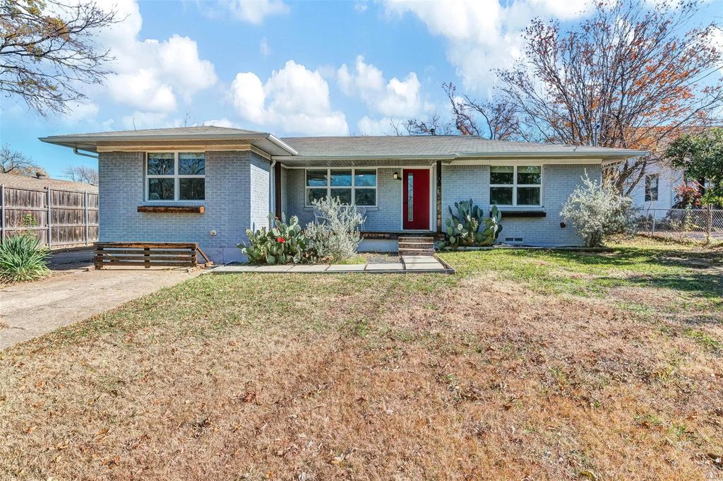 305 Renfro Street, Rockwall
