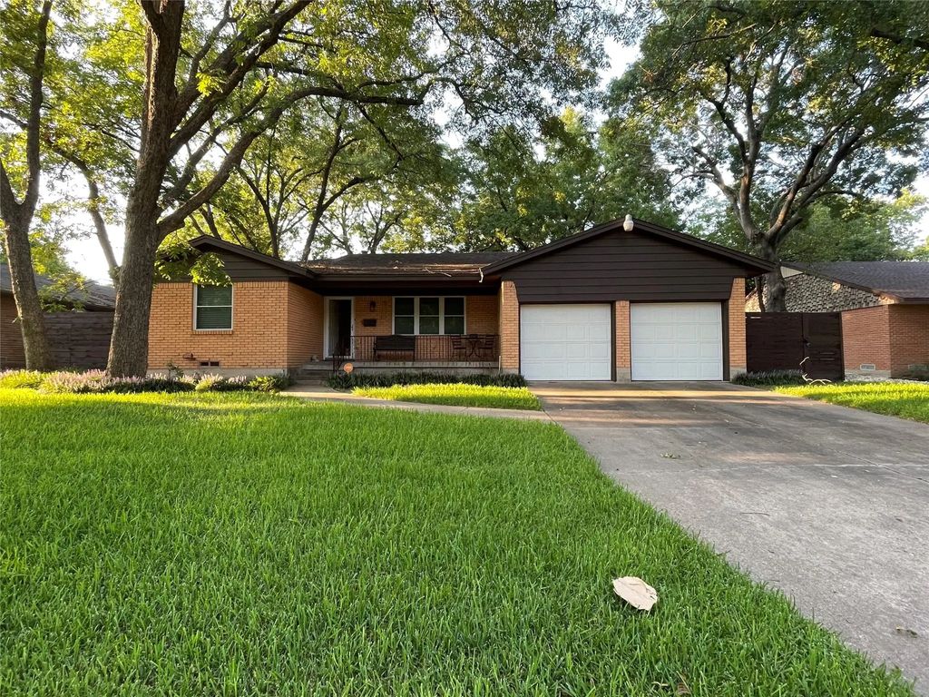 2730 Larkspur Lane, Dallas