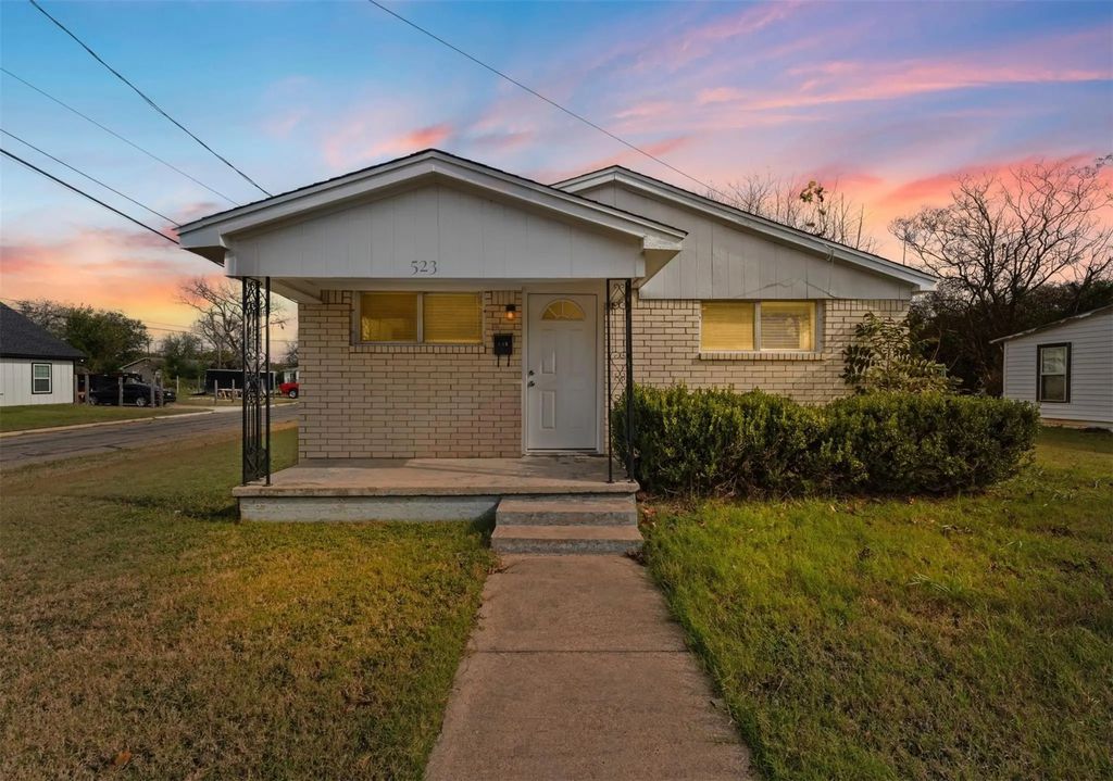 523 Hatton Street, Waco