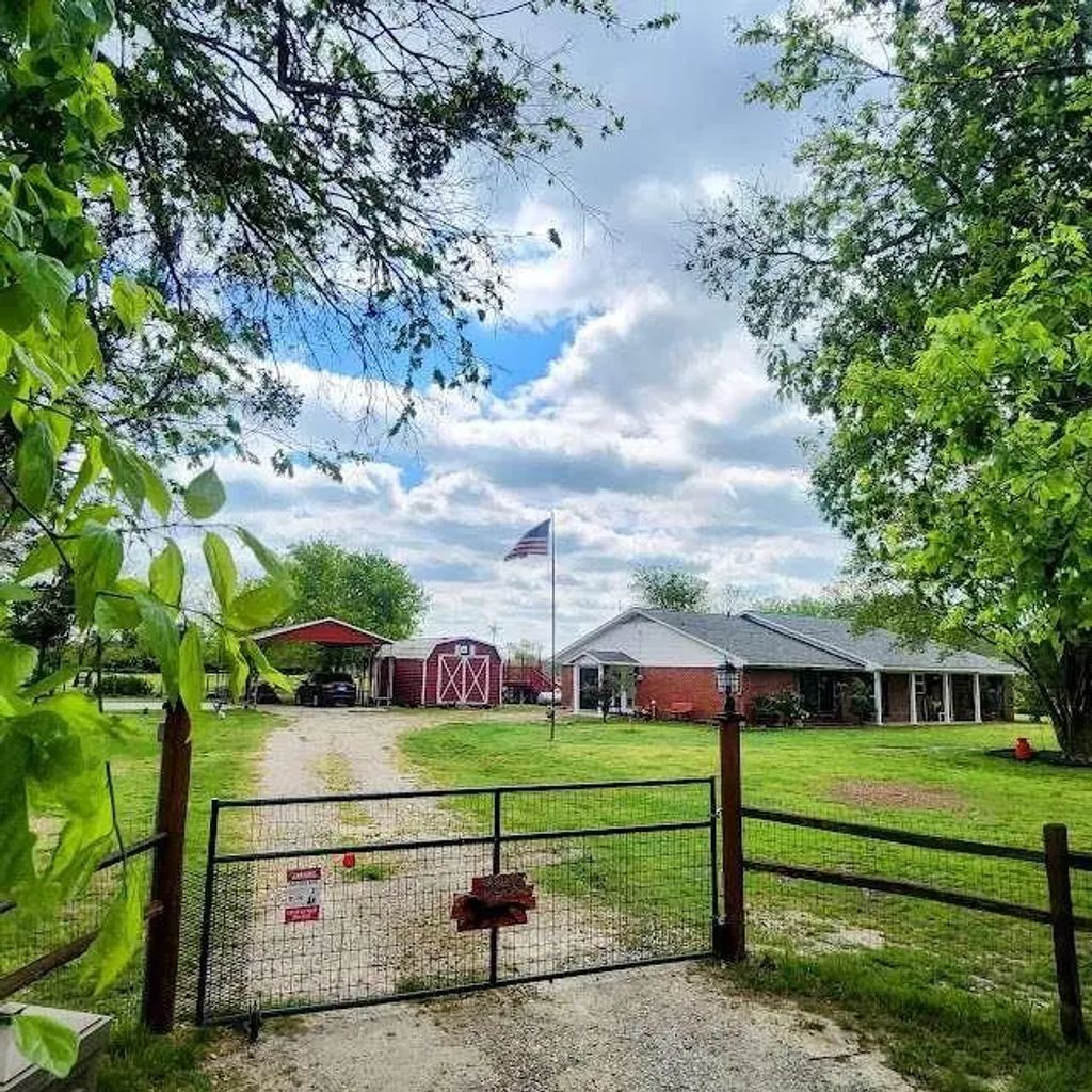 3253 County Road 2176, Greenville