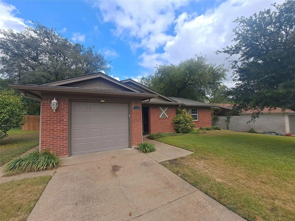 1120 Ridgeway Circle, Richardson