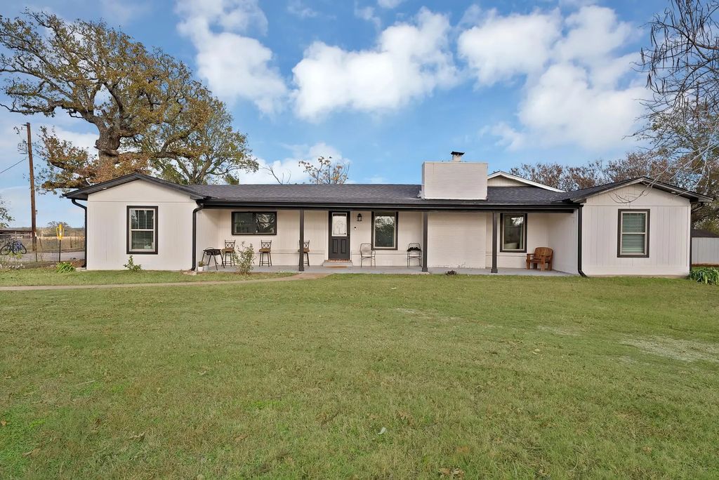 19791 State Highway 274, Kemp