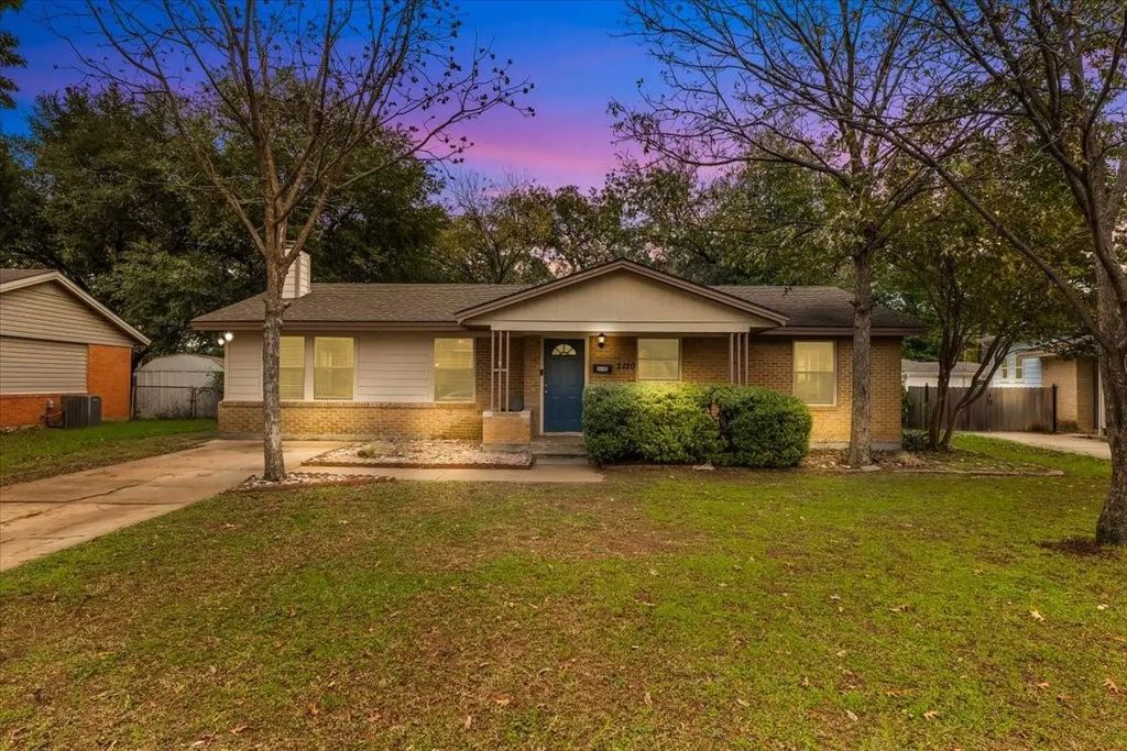 2120 Cambridge Drive, Irving