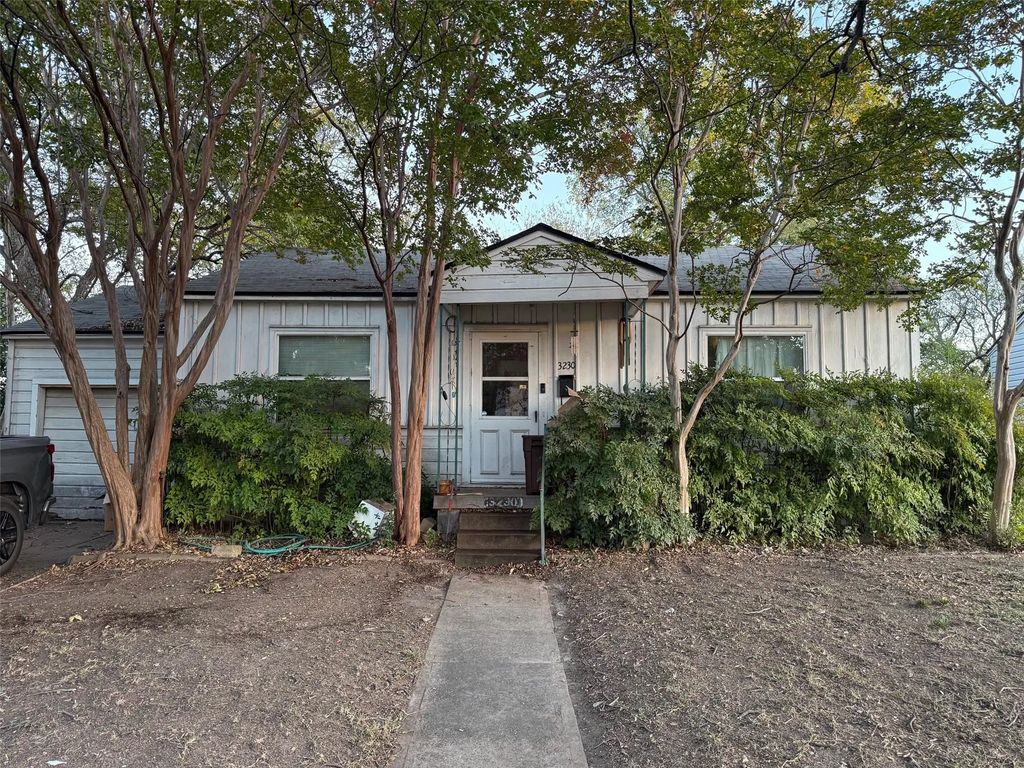 3230 S Llewellyn Avenue, Dallas