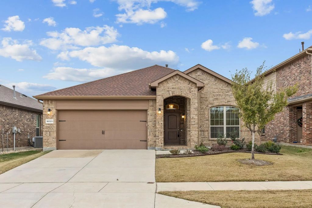 10321 Burtrum Drive, Fort Worth