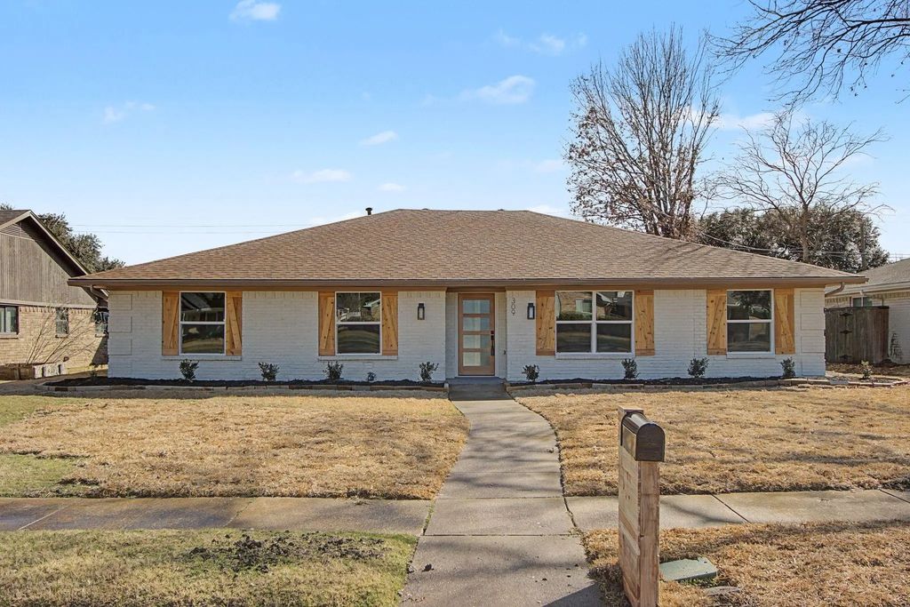 309 Woodcrest Drive, Richardson