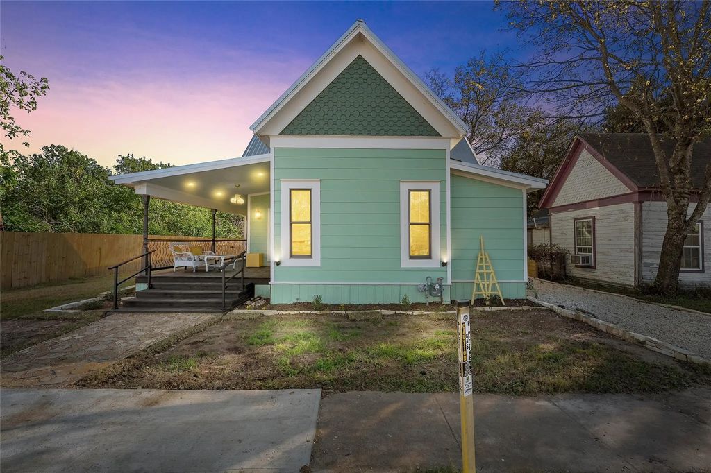 404 6th Street W, McGregor