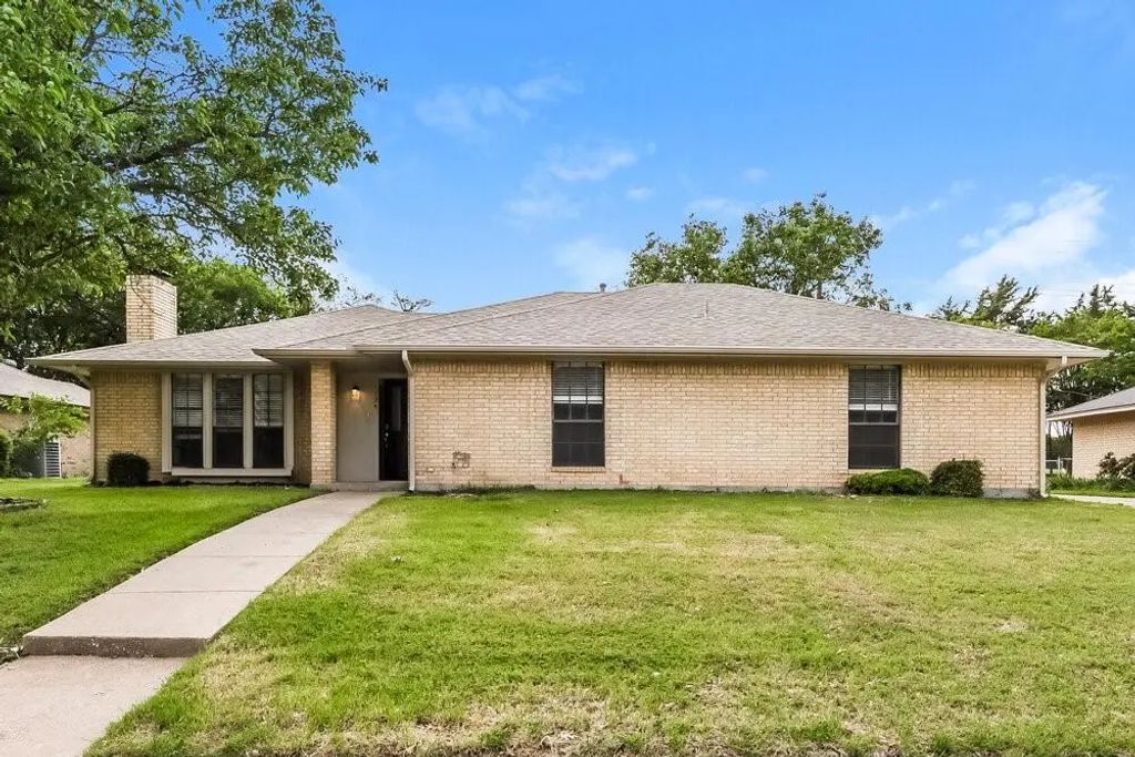 1134 Madlynne Drive, Cedar Hill