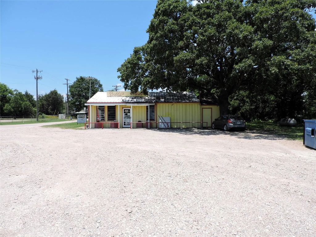 2324 W Main Street, Gun Barrel City