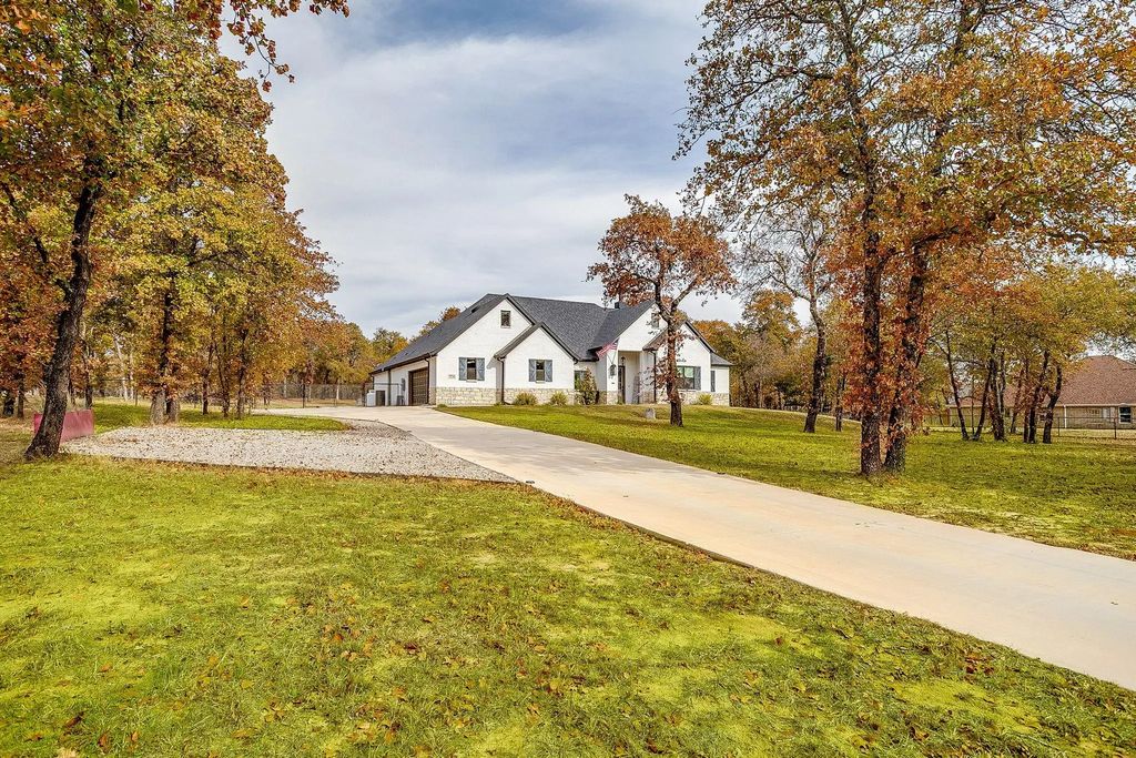324 Zion Forest Trail, Poolville