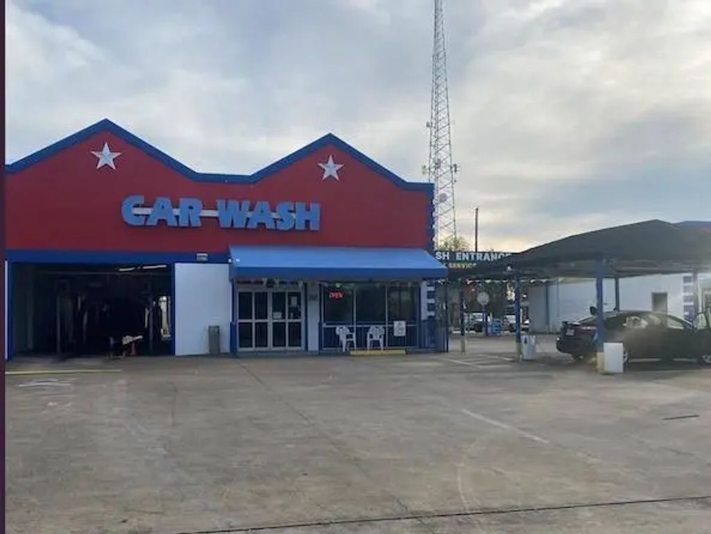 12573 Richmond Avenue, Houston