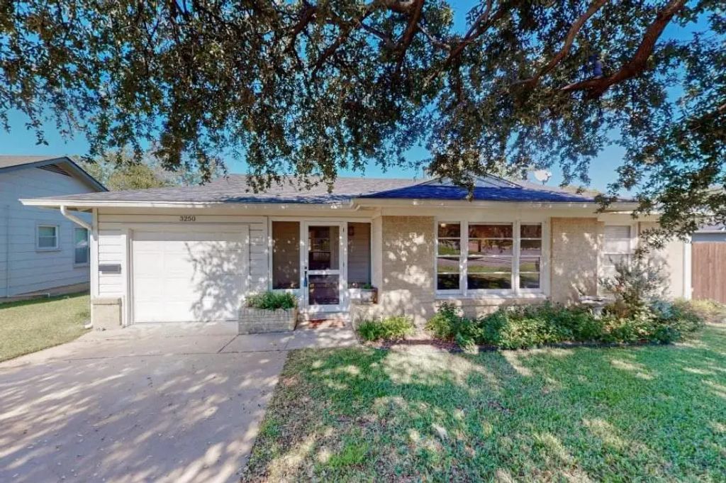 3250 Binyon Street, Fort Worth