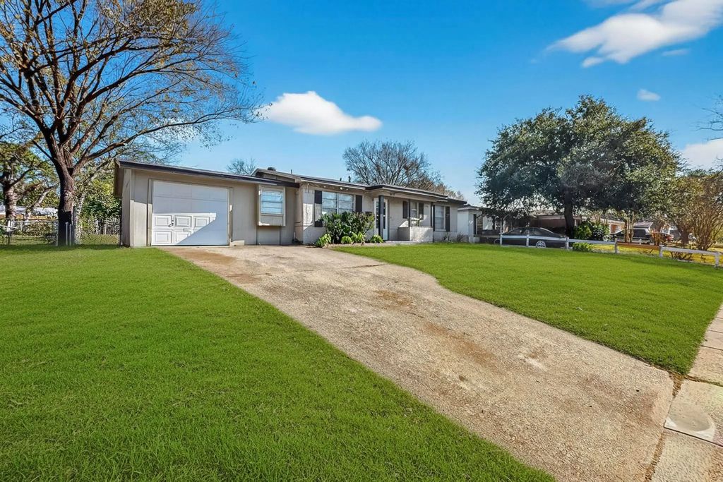 310 Palm Oak Drive, Dallas