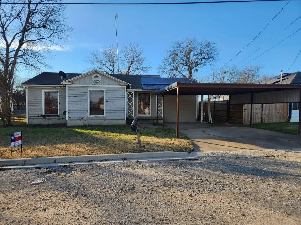 523 Richardson Street, Jacksboro