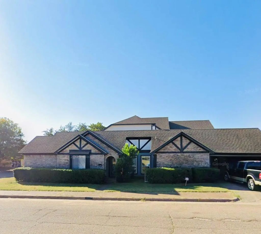 2224 Brigadoon Court, Arlington