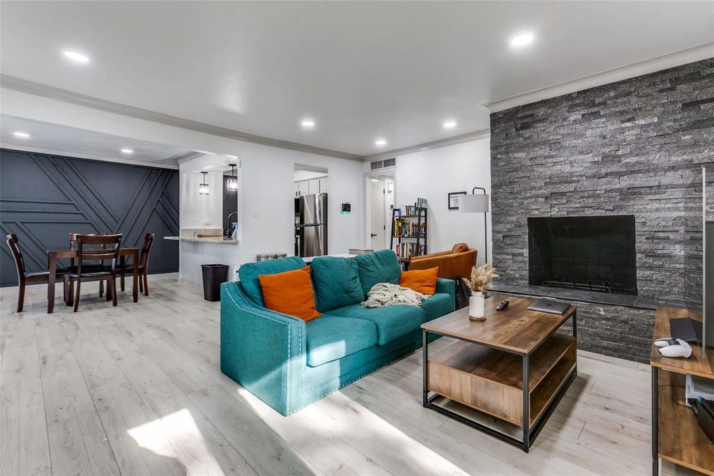 5937 E University Boulevard 130, Dallas
