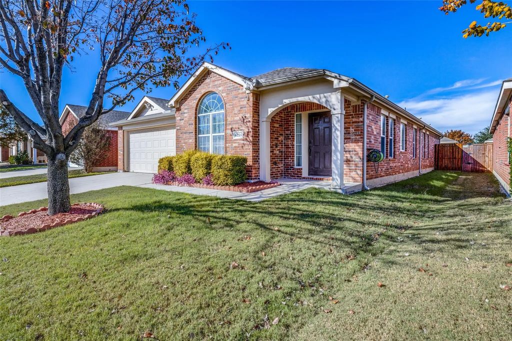 6256 Trinity Creek Drive, Fort Worth