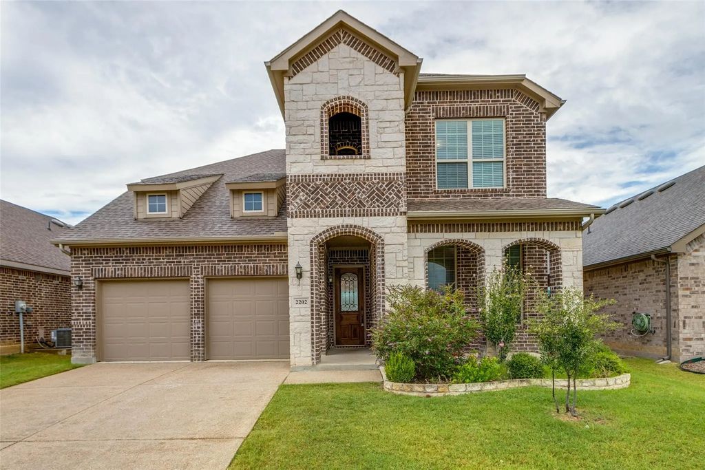 2202 Fairfield Avenue, Melissa