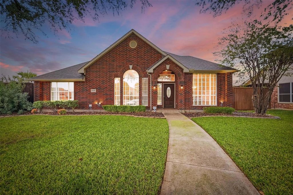 1628 Chase Oaks Court, Frisco