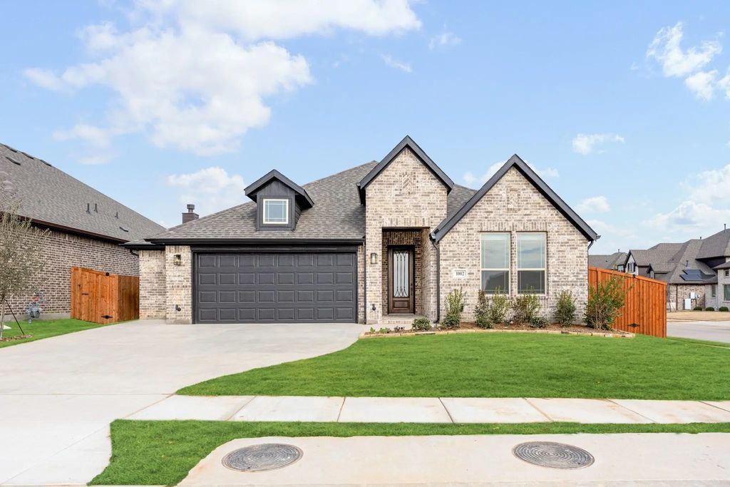 1002 Stonehaven Drive, Justin