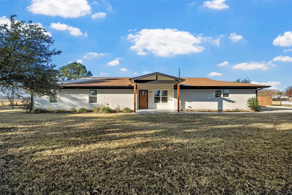 175 Four Corners Road, West