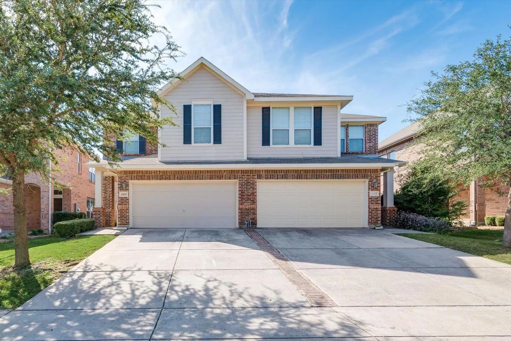 1413 Ravenwood Drive, Mansfield