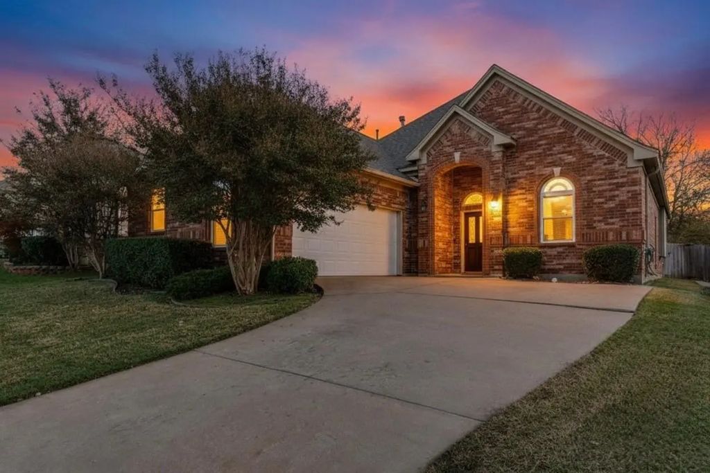 635 Wyndham Circle, Keller
