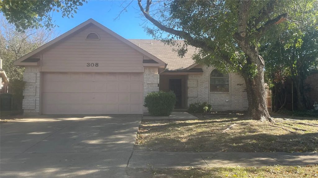308 Sierra Way, Cedar Hill