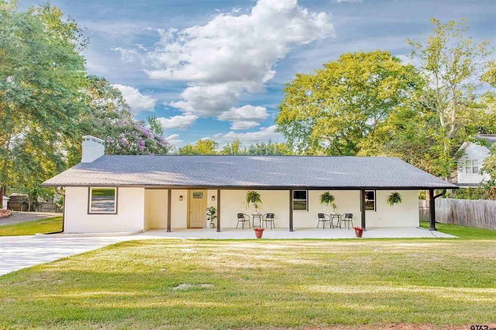 613 Northgate Drive, Lindale