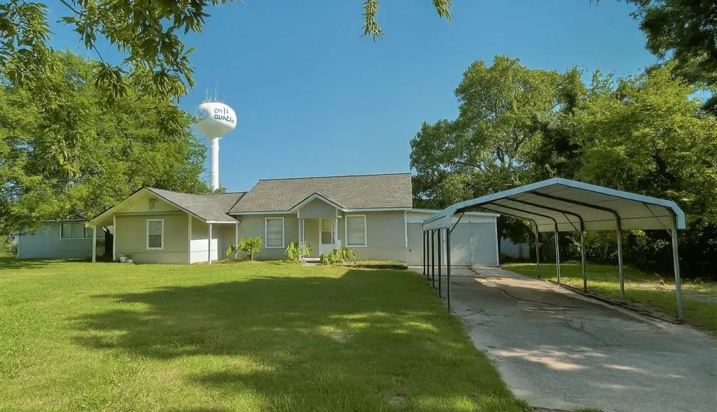 1113 E Quinlan Parkway, Quinlan