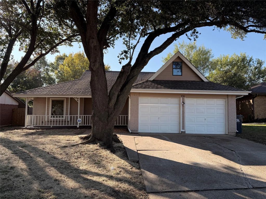 930 Lemontree Drive, Arlington