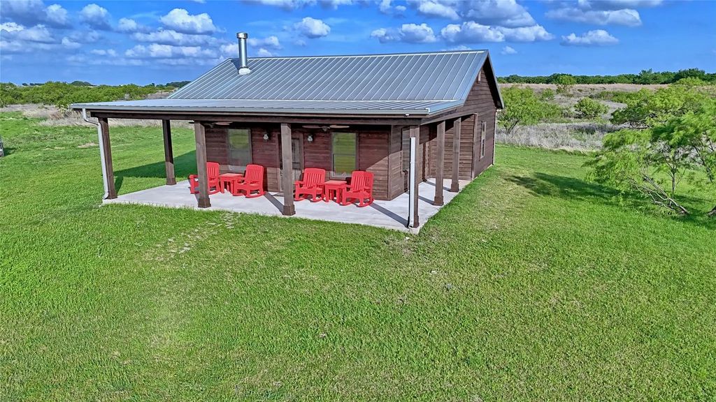 802 Fm 2634, Nocona