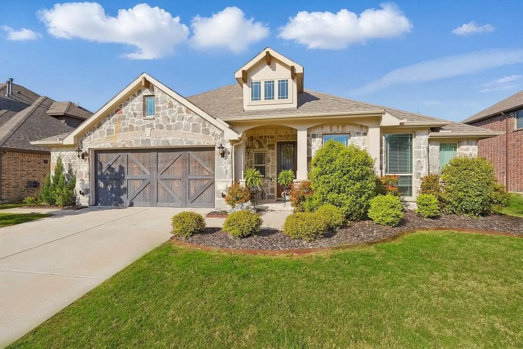 1057 Canterbury Lane, Forney