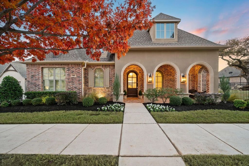 909 Winding Ridge Trail, Southlake