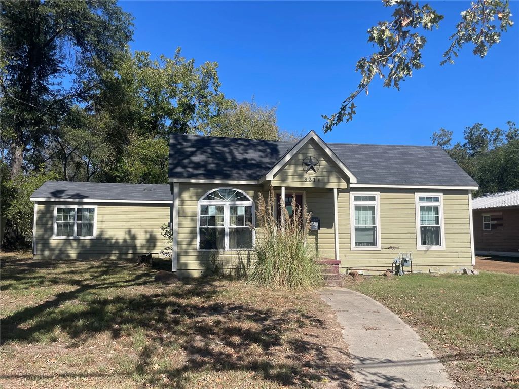 921 College Street, Sulphur Springs