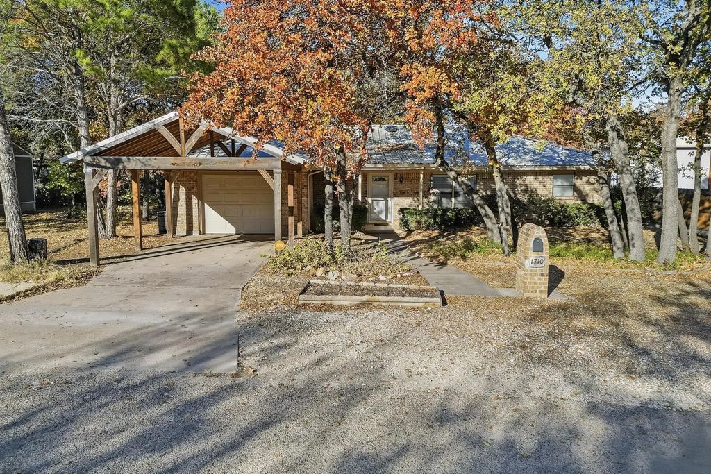 1710 Alamo Court, Clyde
