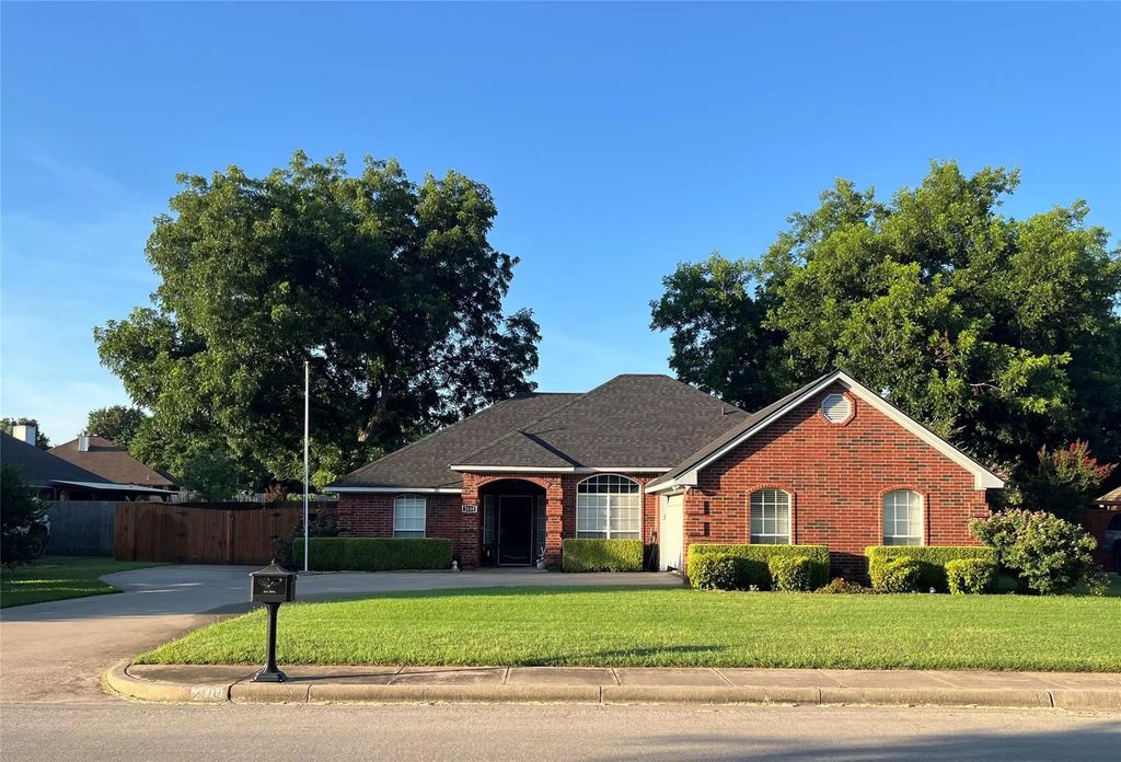2110 Sagewood Drive, Weatherford